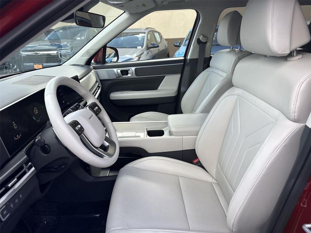 used 2025 Hyundai Santa Fe car, priced at $29,500