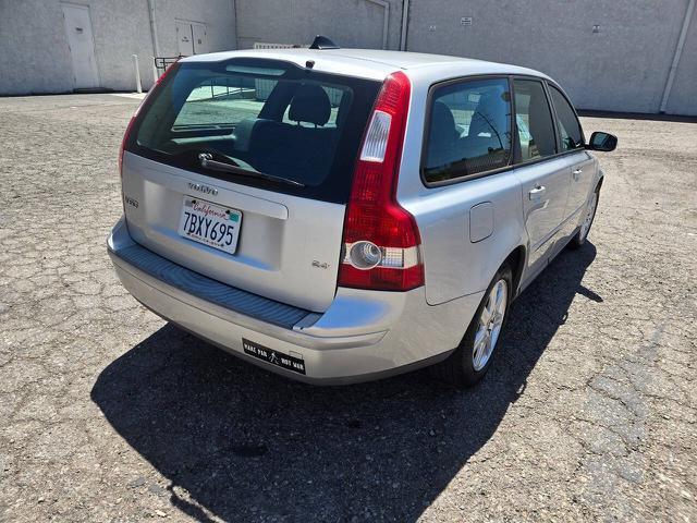 used 2007 Volvo V50 car, priced at $4,199
