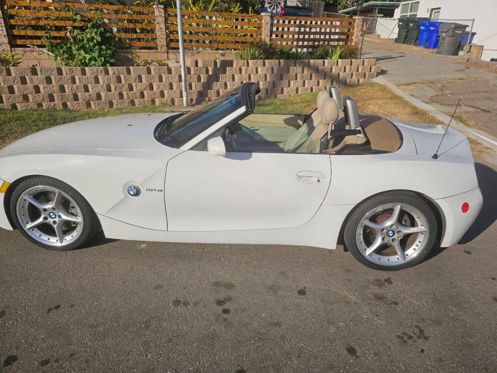 used 2007 BMW Z4 car, priced at $3,995