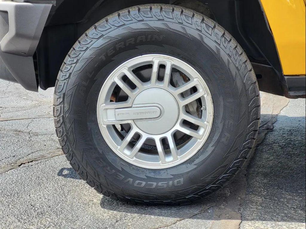 used 2006 Hummer H3 car, priced at $10,895
