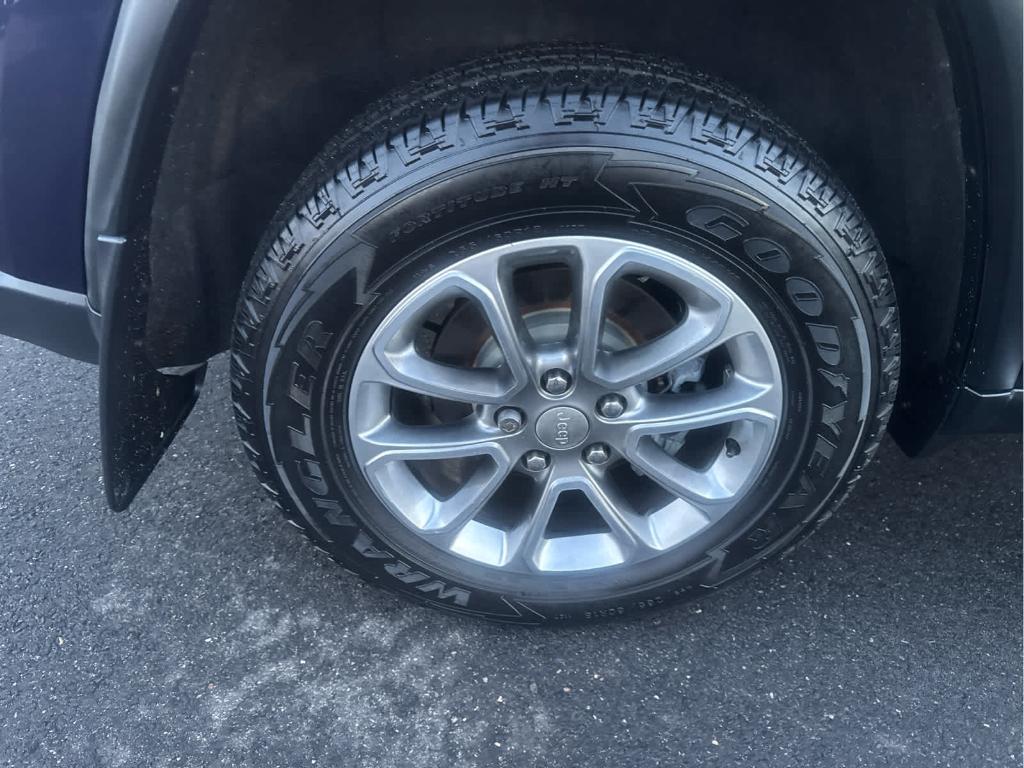 used 2016 Jeep Grand Cherokee car, priced at $12,972