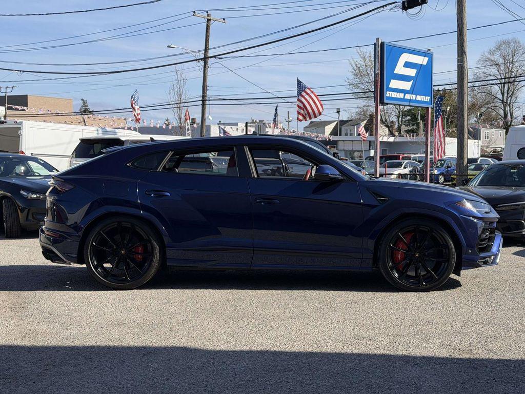 used 2022 Lamborghini Urus car, priced at $190,811