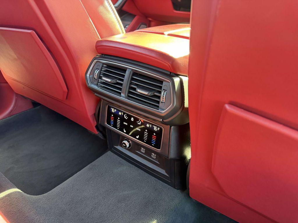 used 2022 Lamborghini Urus car, priced at $190,811