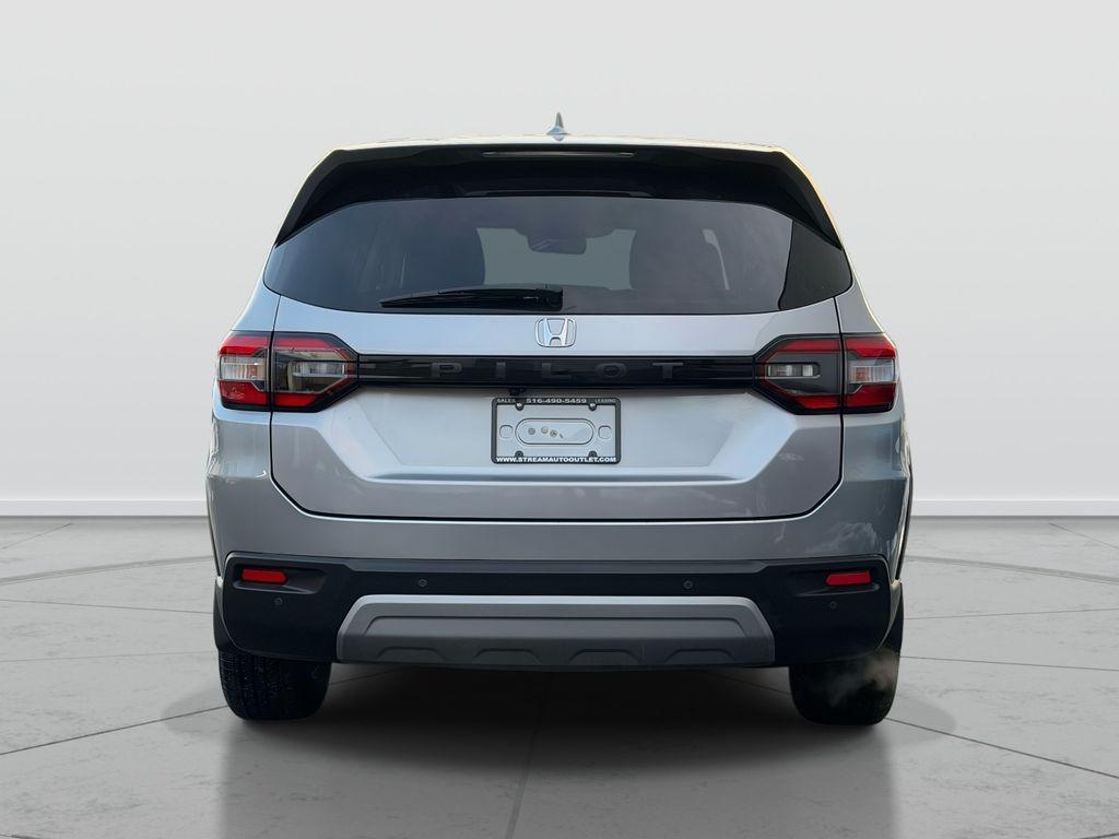 used 2025 Honda Pilot car, priced at $35,890