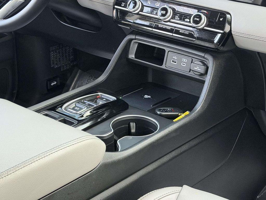 used 2025 Honda Pilot car, priced at $35,890