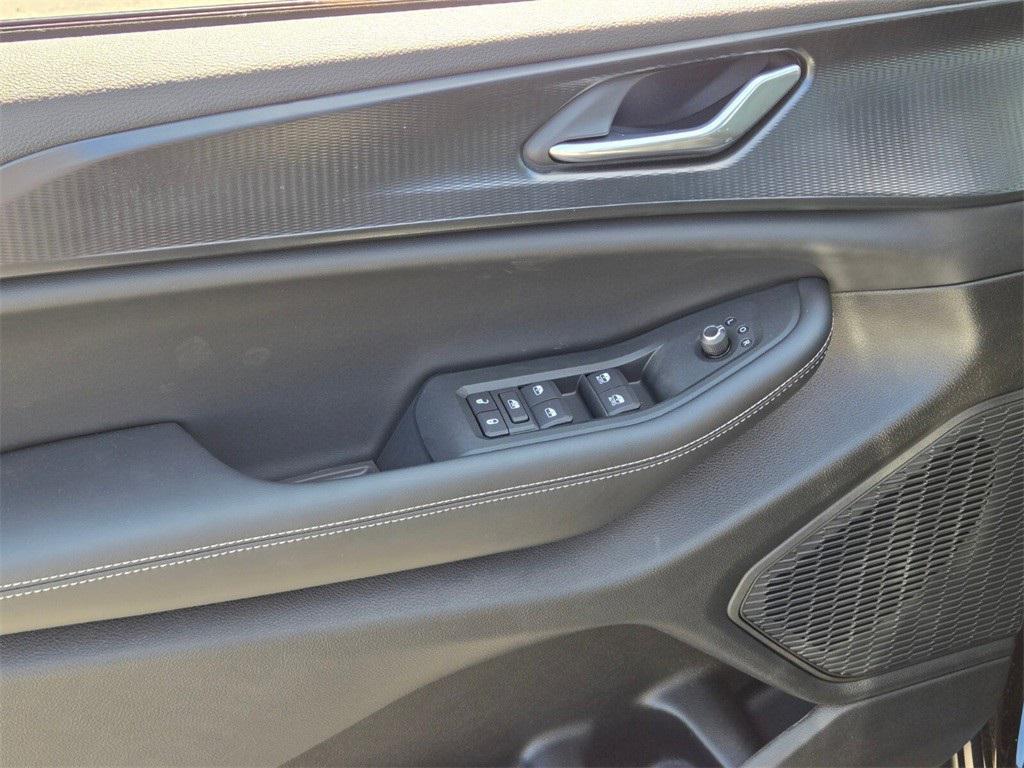 new 2025 Jeep Grand Cherokee L car, priced at $42,870