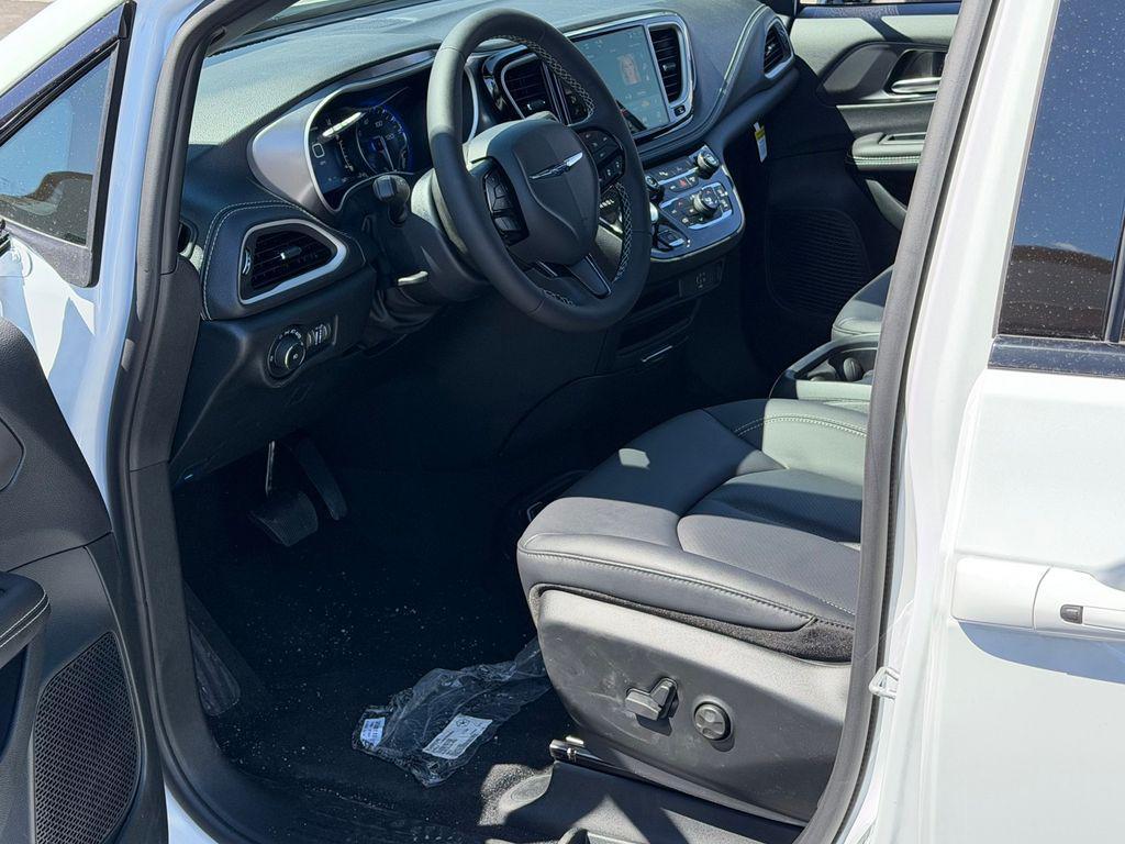 new 2026 Chrysler Pacifica car, priced at $42,288