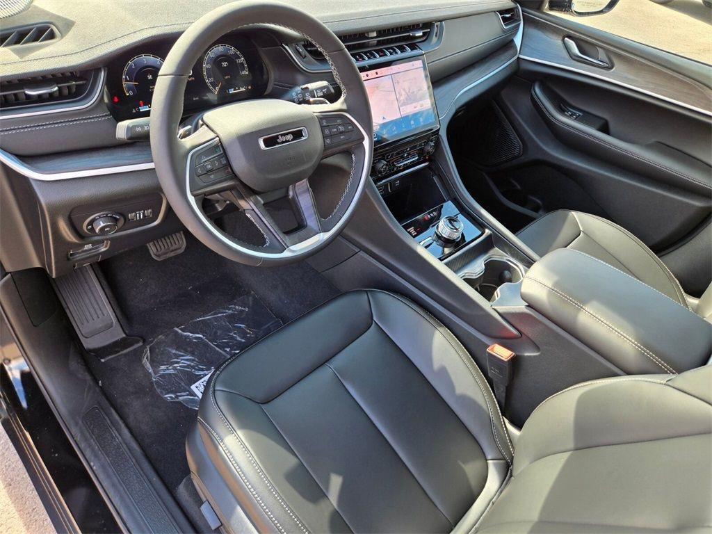 new 2025 Jeep Grand Cherokee car, priced at $40,759