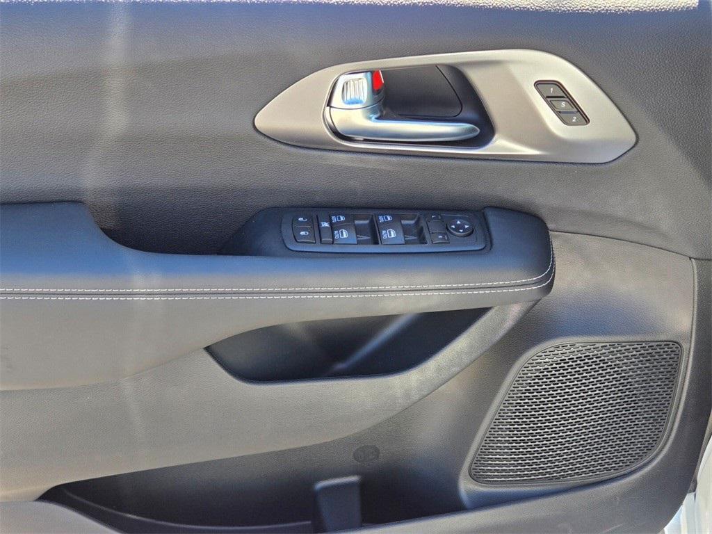 new 2026 Chrysler Pacifica car, priced at $47,213