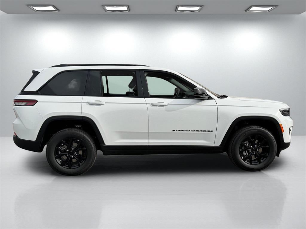 new 2025 Jeep Grand Cherokee car, priced at $36,385