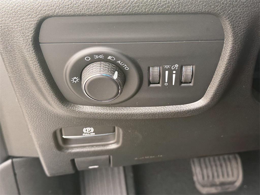 new 2025 Jeep Grand Cherokee car, priced at $36,385