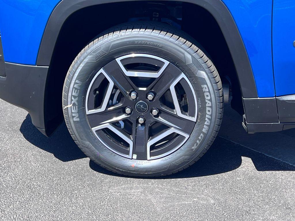 new 2026 Jeep Cherokee car, priced at $38,888