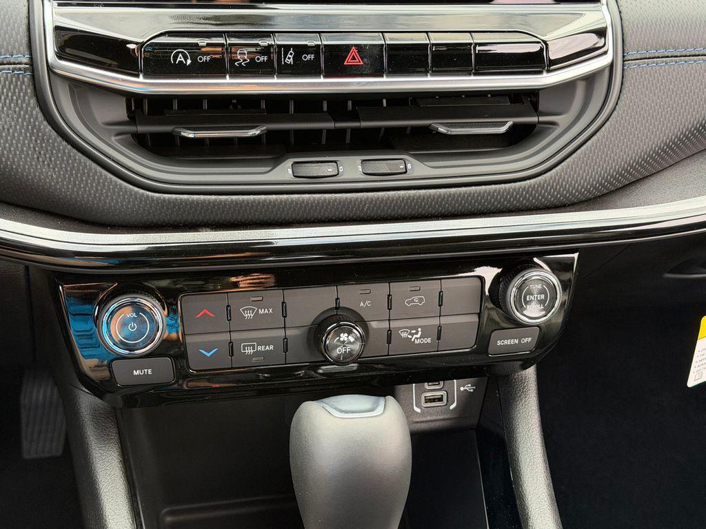 new 2026 Jeep Compass car, priced at $27,806