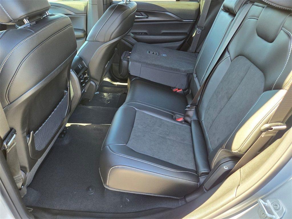 new 2025 Jeep Grand Cherokee car, priced at $39,353