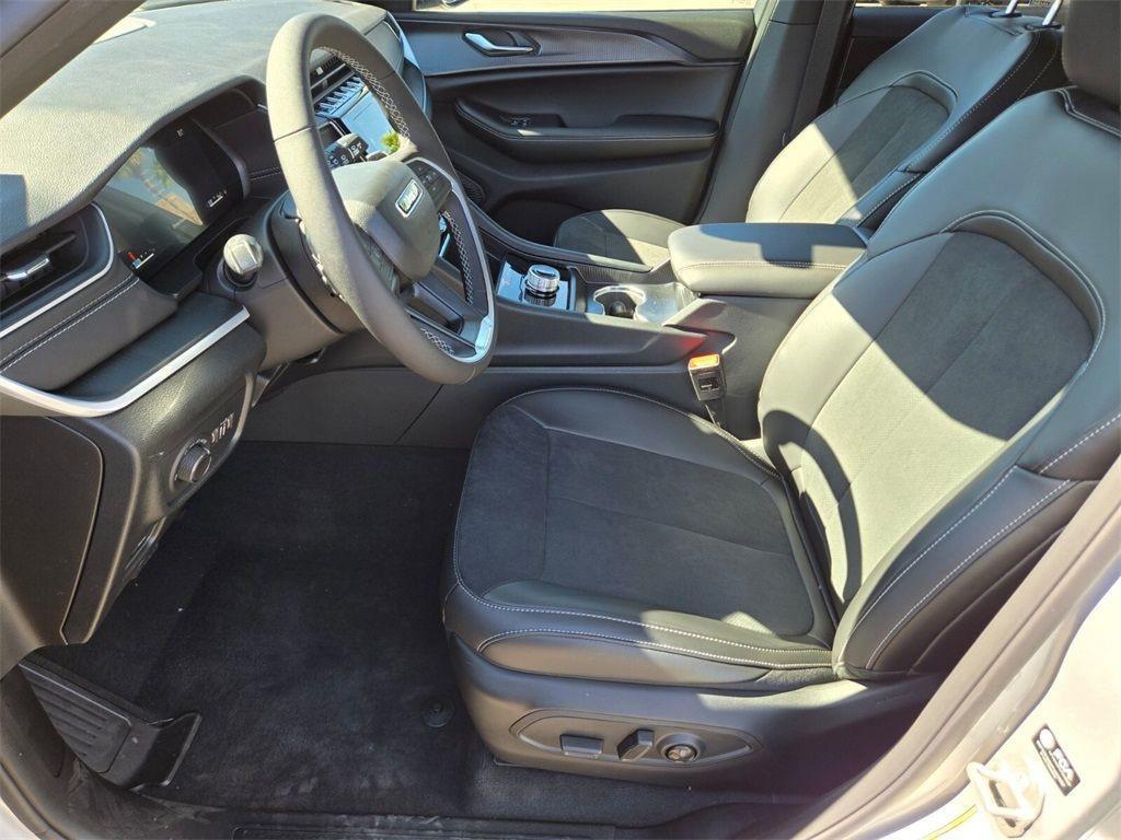 new 2025 Jeep Grand Cherokee car, priced at $39,353