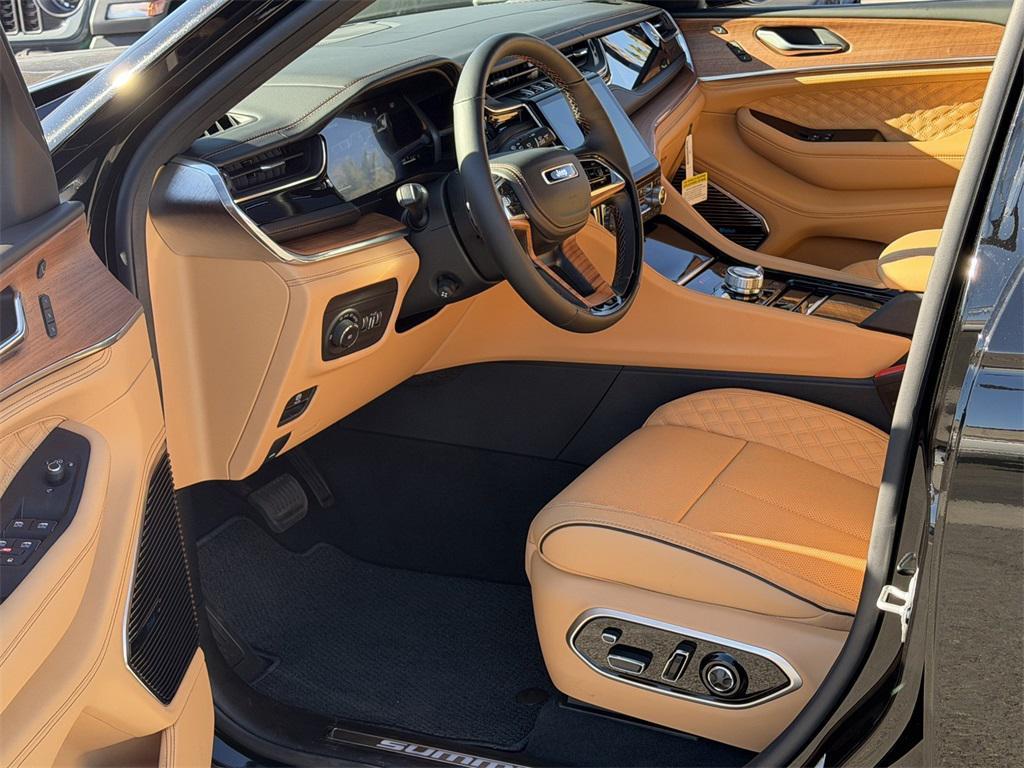 new 2025 Jeep Grand Cherokee car, priced at $62,986