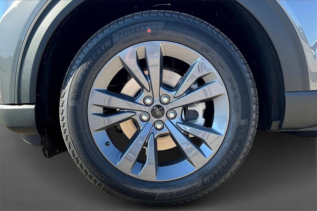 new 2025 Ford Explorer car, priced at $45,155