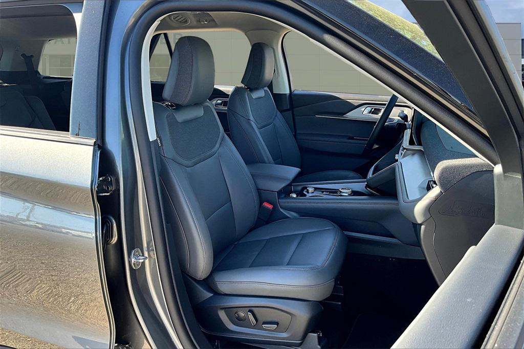 new 2025 Ford Explorer car, priced at $45,155