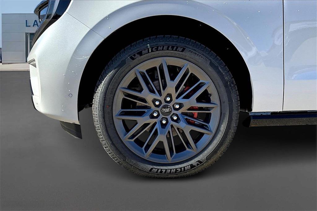 new 2025 Ford Expedition car, priced at $79,999