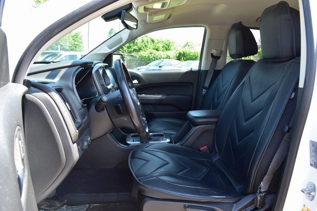 2022 Summit White GMC Canyon