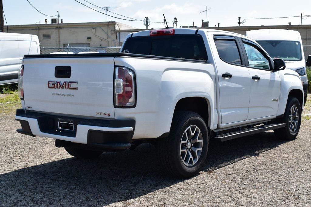 2022 Summit White GMC Canyon