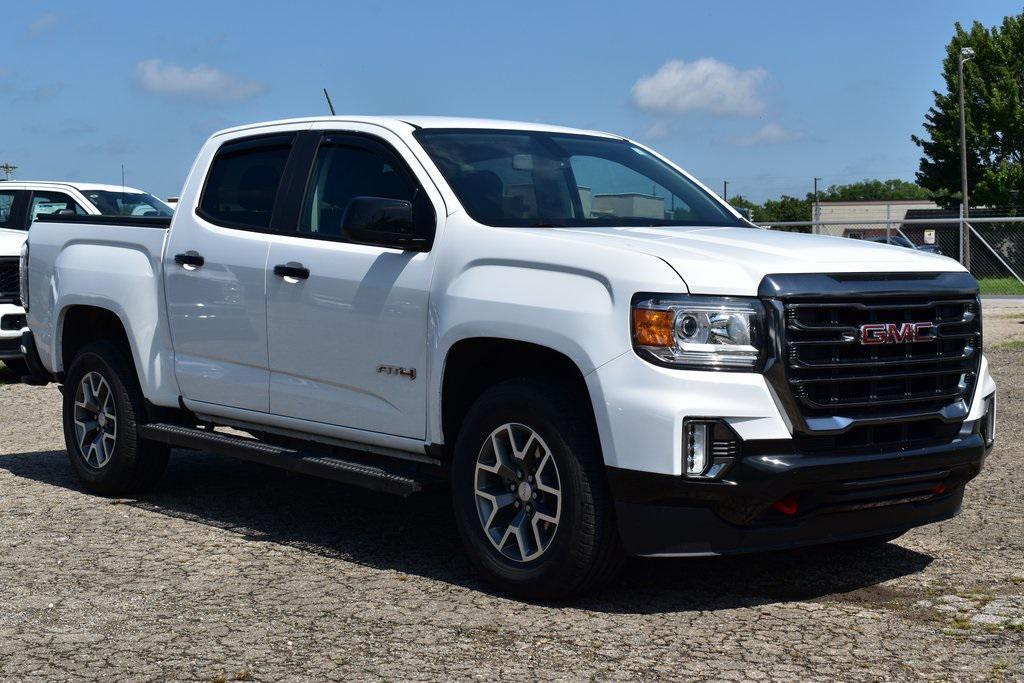 2022 Summit White GMC Canyon