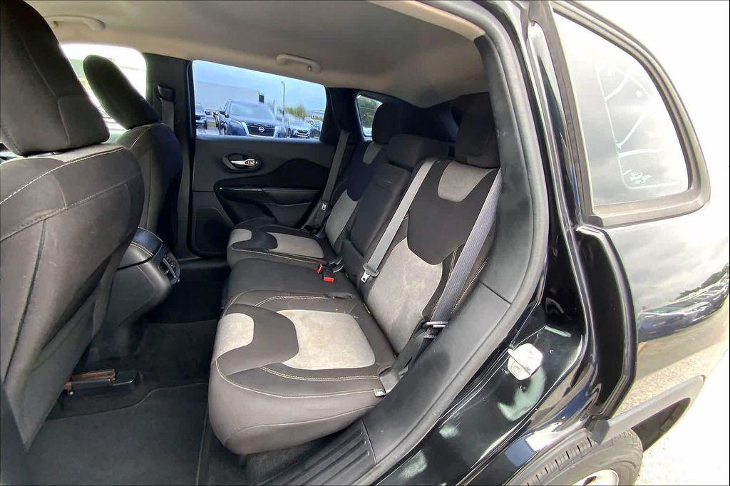 used 2016 Jeep Cherokee car, priced at $10,894