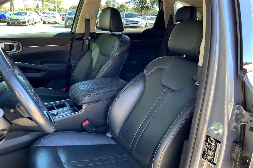 used 2023 Kia Sorento car, priced at $23,995