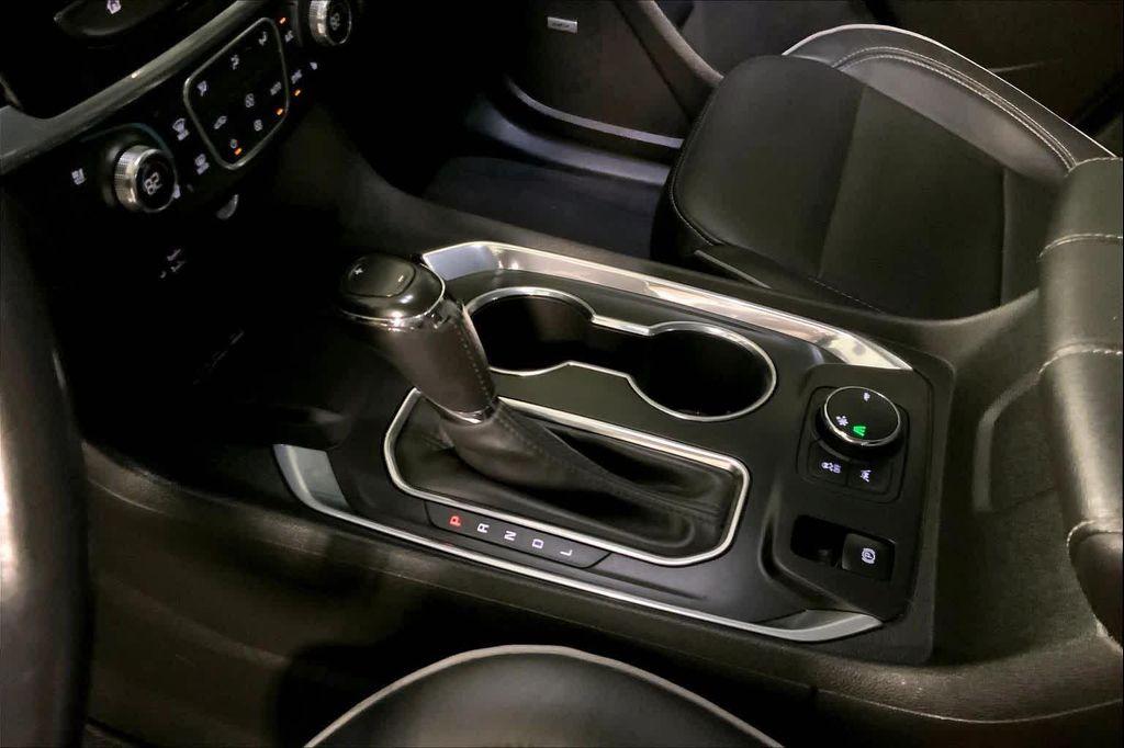 used 2020 Chevrolet Traverse car, priced at $21,900