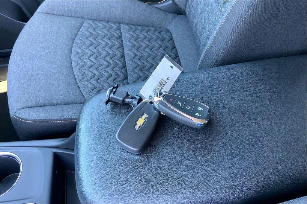 used 2024 Chevrolet Equinox car, priced at $24,888
