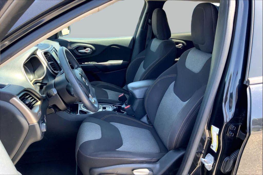 used 2016 Jeep Cherokee car, priced at $7,882