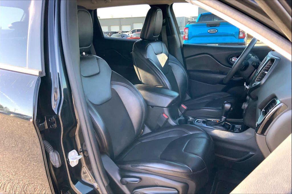 used 2021 Jeep Cherokee car, priced at $14,992