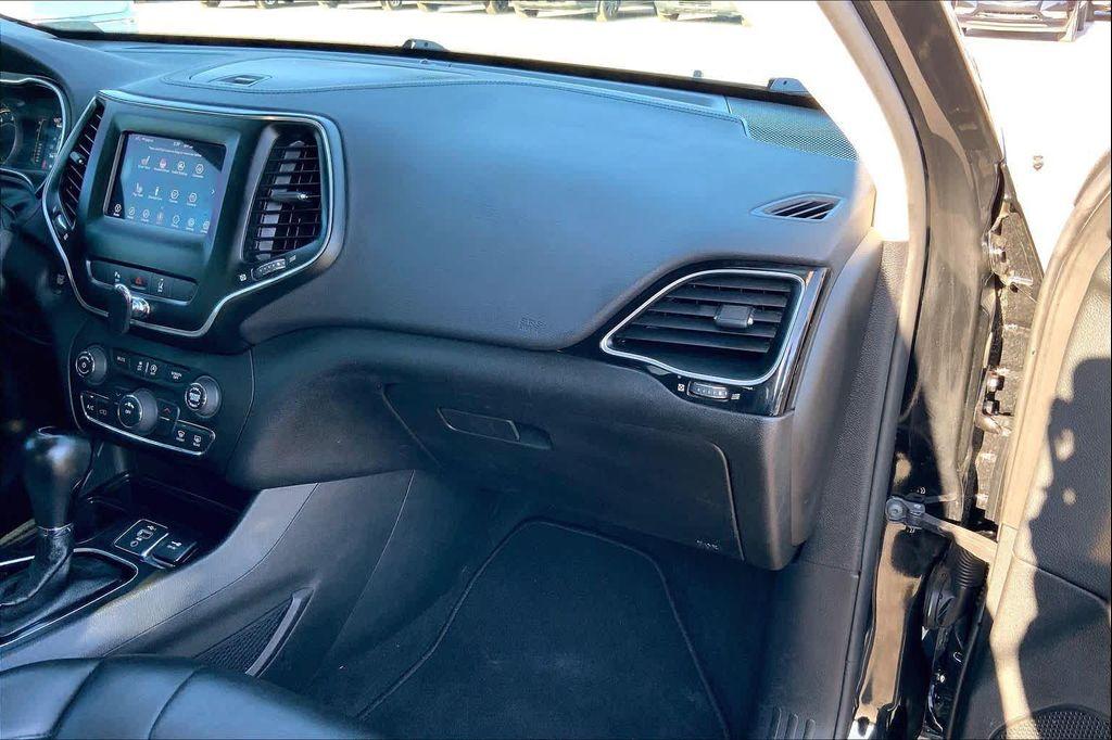 used 2021 Jeep Cherokee car, priced at $14,992