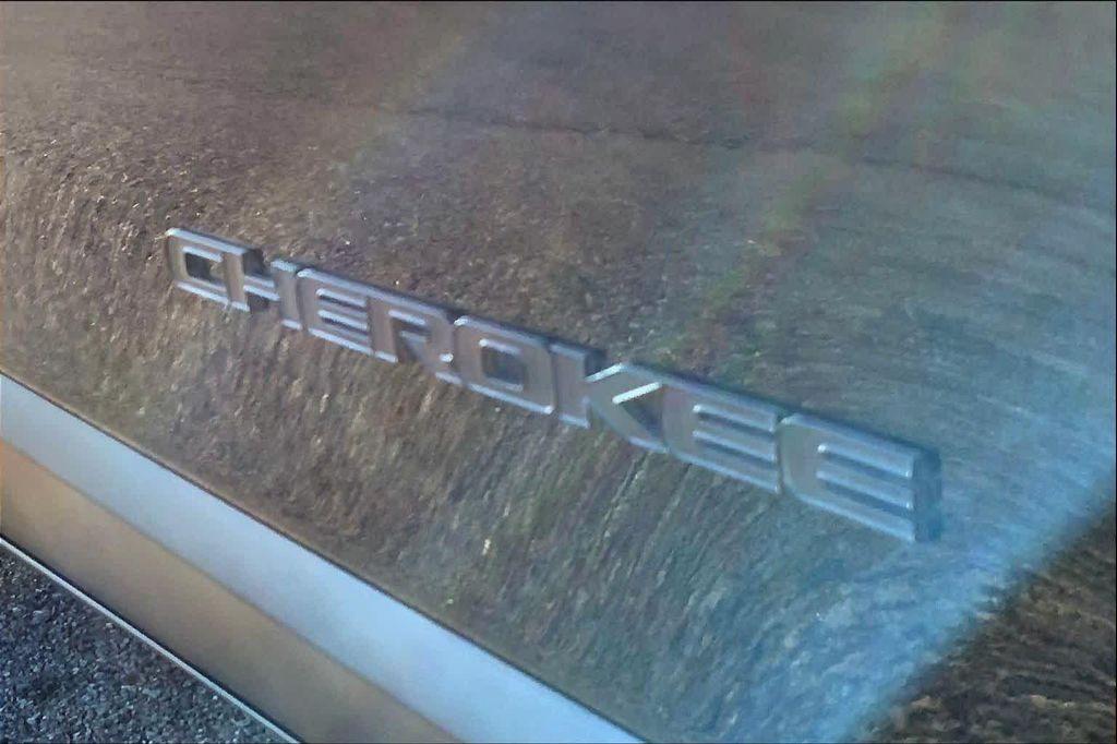 used 2021 Jeep Cherokee car, priced at $14,992