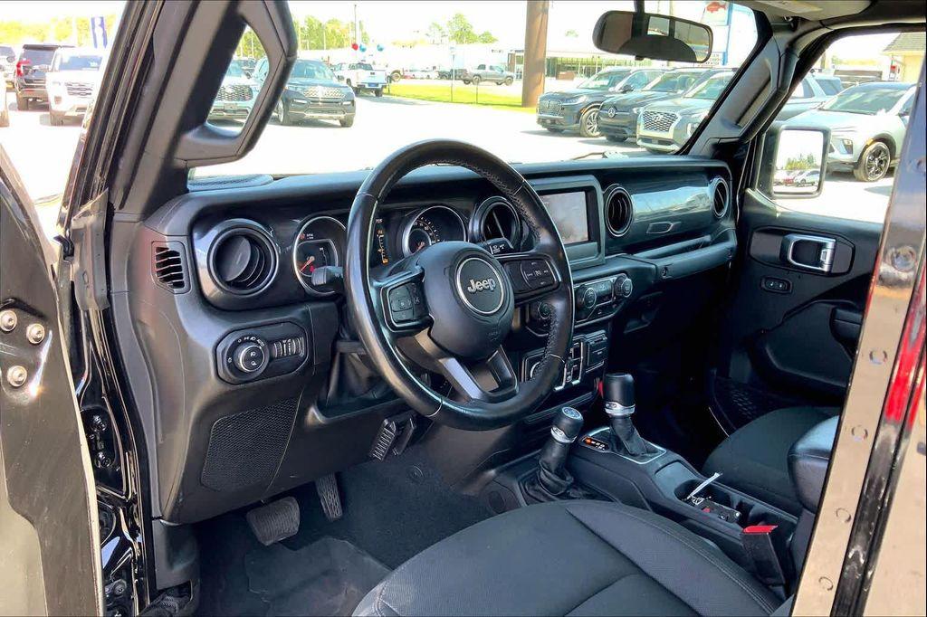 used 2022 Jeep Gladiator car, priced at $28,388