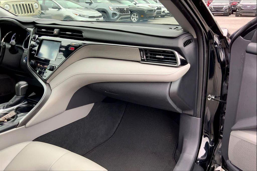 used 2019 Toyota Camry Hybrid car, priced at $15,589