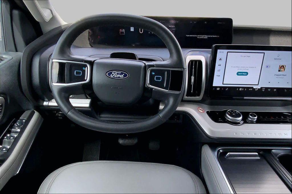 used 2025 Ford Expedition car, priced at $58,302