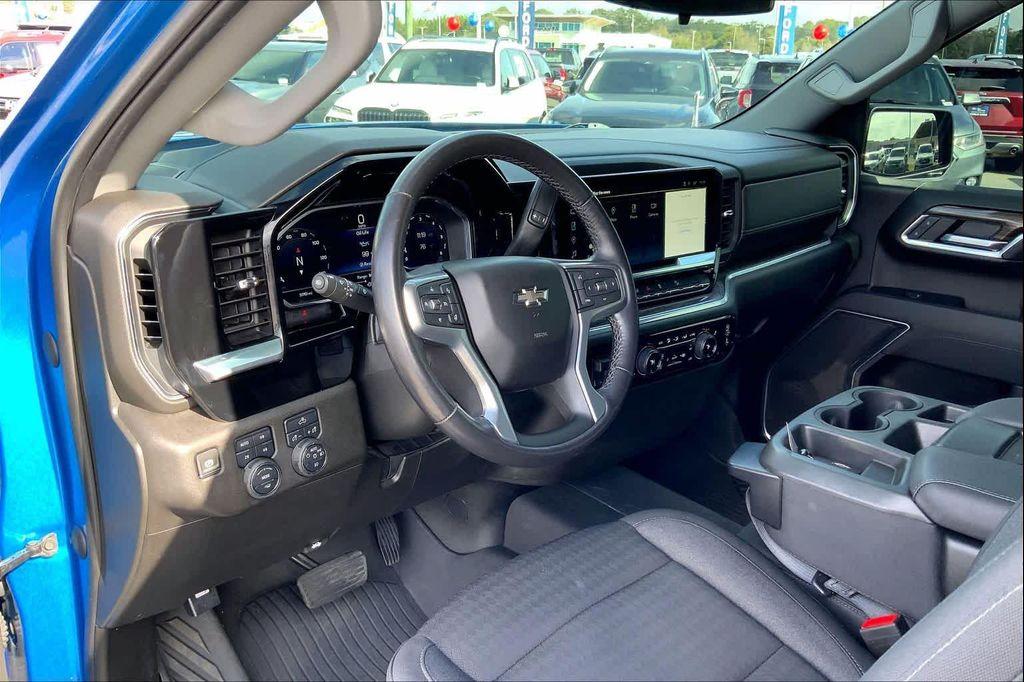 used 2022 Chevrolet Silverado 1500 car, priced at $39,989