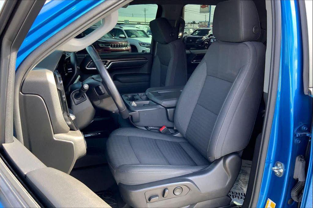 used 2022 Chevrolet Silverado 1500 car, priced at $39,989