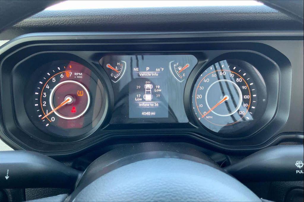 used 2025 Jeep Gladiator car, priced at $35,000