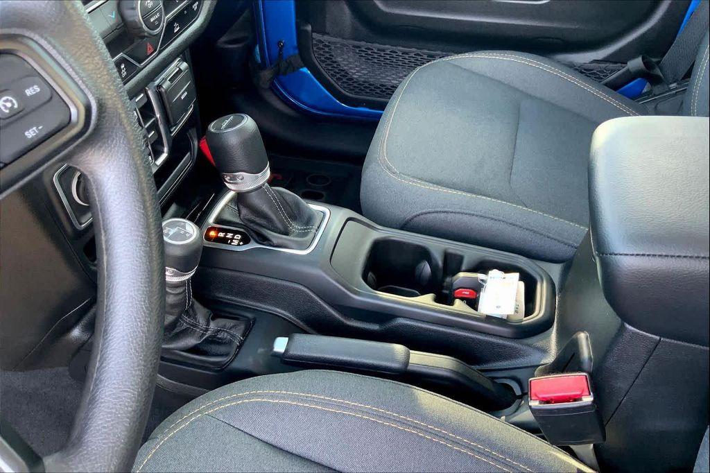 used 2025 Jeep Gladiator car, priced at $35,000