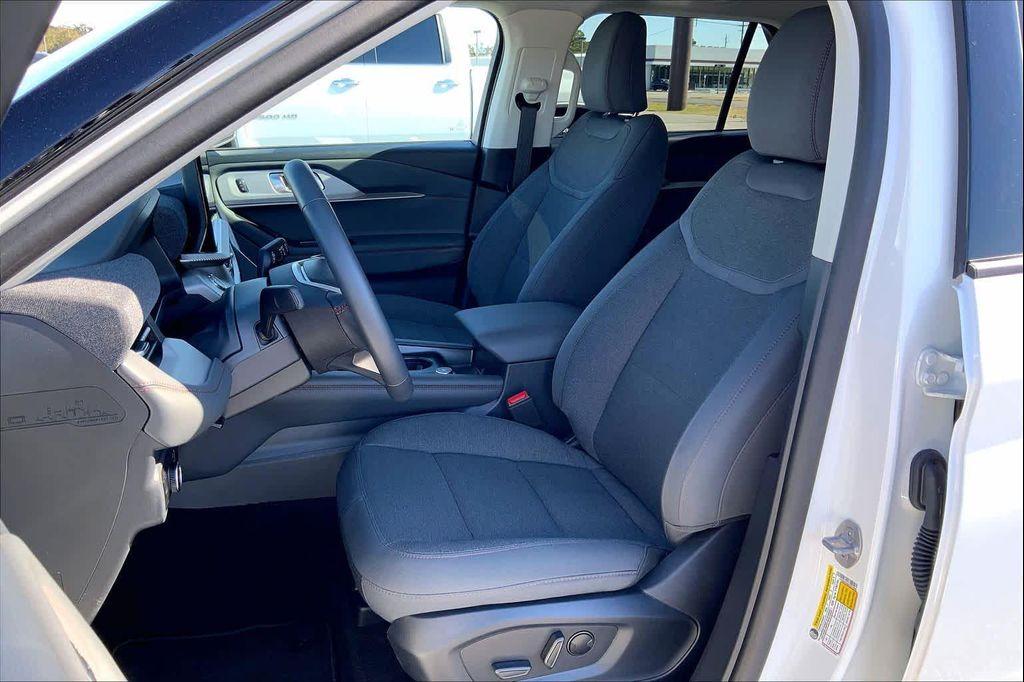 used 2025 Ford Explorer car, priced at $35,489