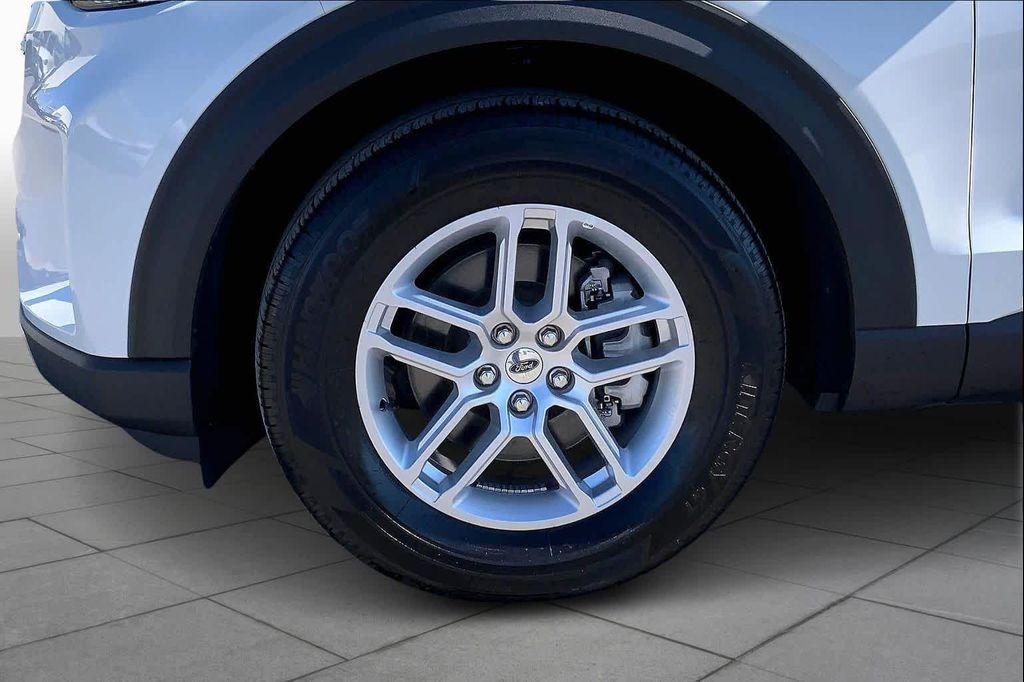 used 2025 Ford Explorer car, priced at $35,489