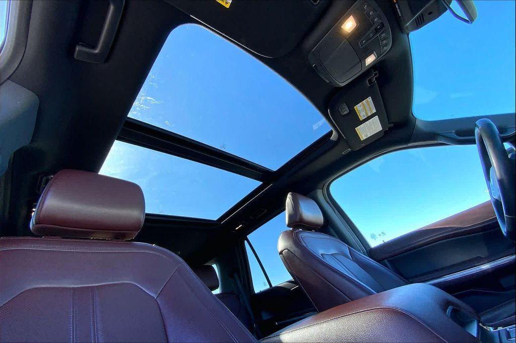 used 2024 Ford Expedition car, priced at $44,989