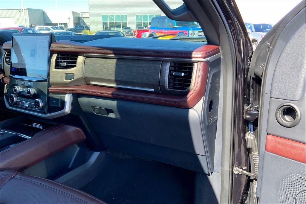 used 2024 Ford Expedition car, priced at $44,989