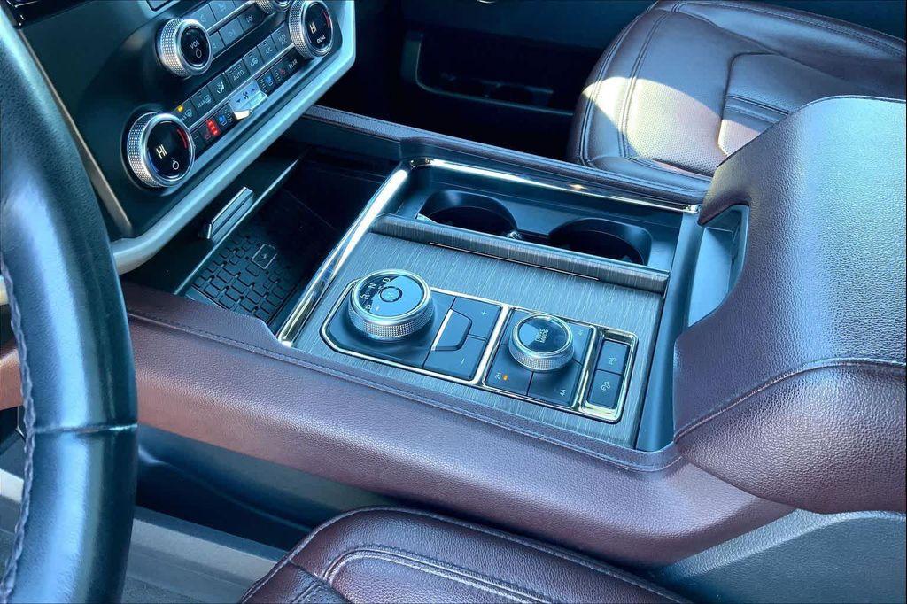 used 2024 Ford Expedition car, priced at $44,989
