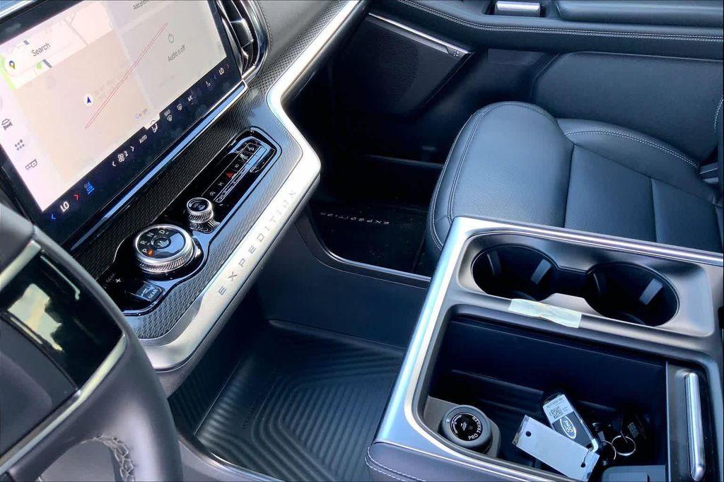 new 2026 Ford Expedition car, priced at $77,987