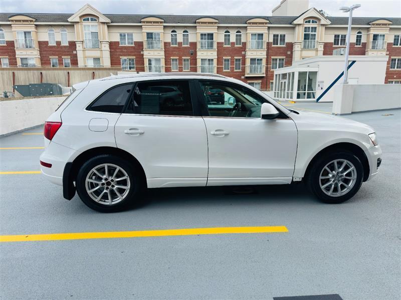 used 2009 Audi Q5 car, priced at $6,995