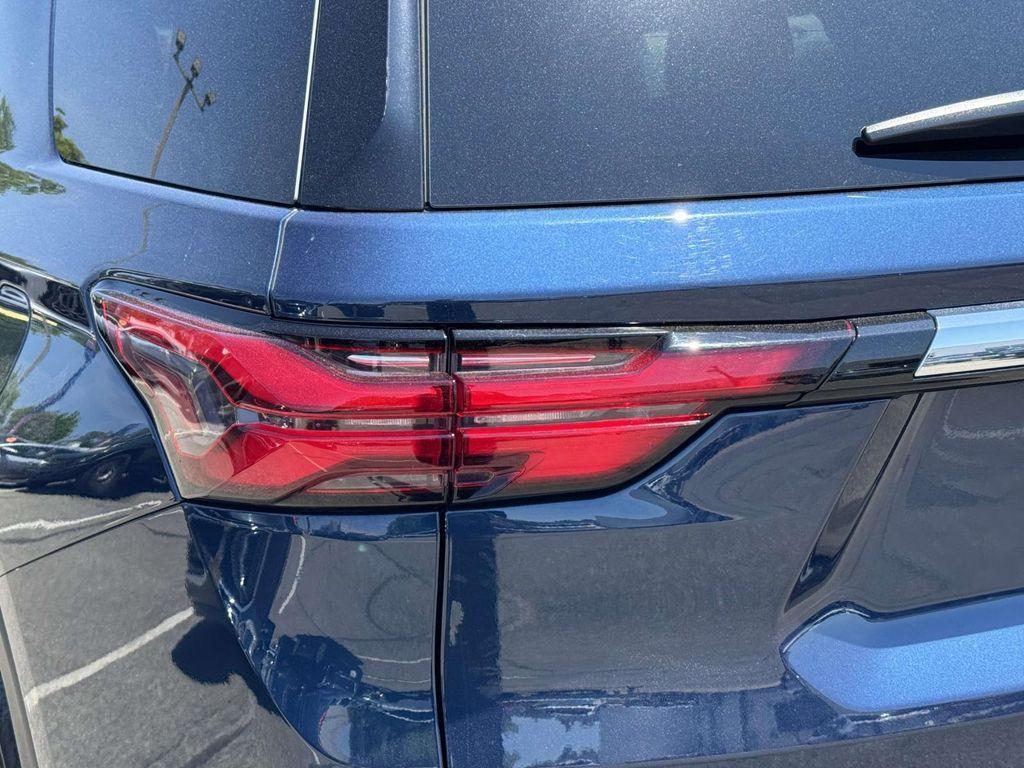 used 2023 Chevrolet Traverse car, priced at $29,995