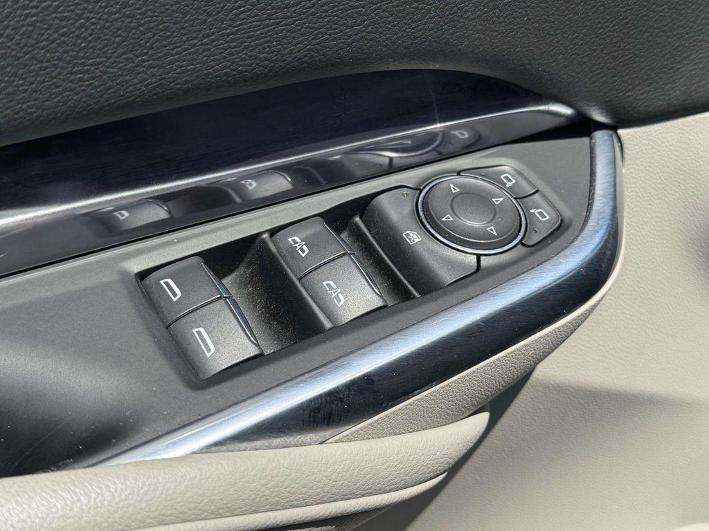 used 2022 Cadillac XT4 car, priced at $27,111